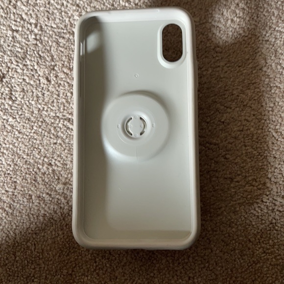 Otterbox with a built in Pop-socket IPhoneX - Picture 3 of 9